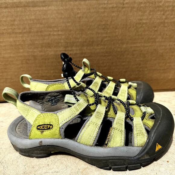 Keen Newport H2 Outdoor Sandals Hiking Closed Toe Waterproof Yellow Green 6
